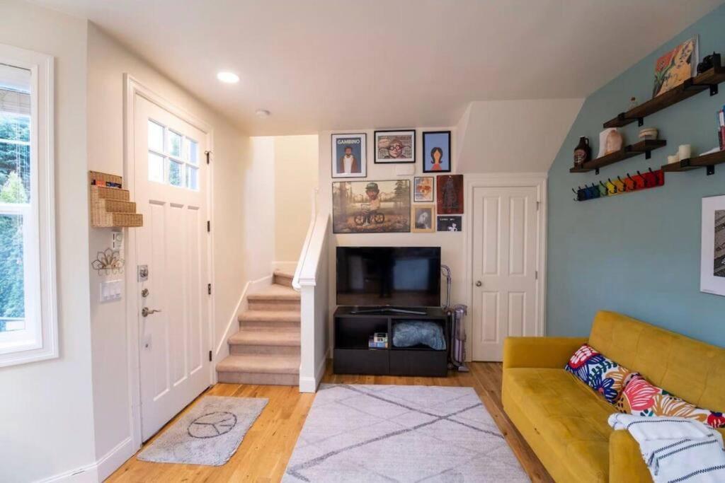 Adorable Cozy House With Parking And Loft! Villa ซีแอตเทิล ภายนอก รูปภาพ