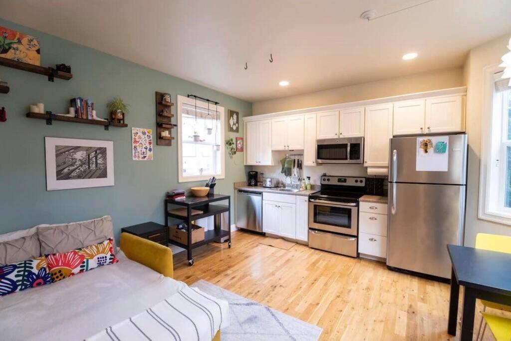 Adorable Cozy House With Parking And Loft! Villa ซีแอตเทิล ภายนอก รูปภาพ